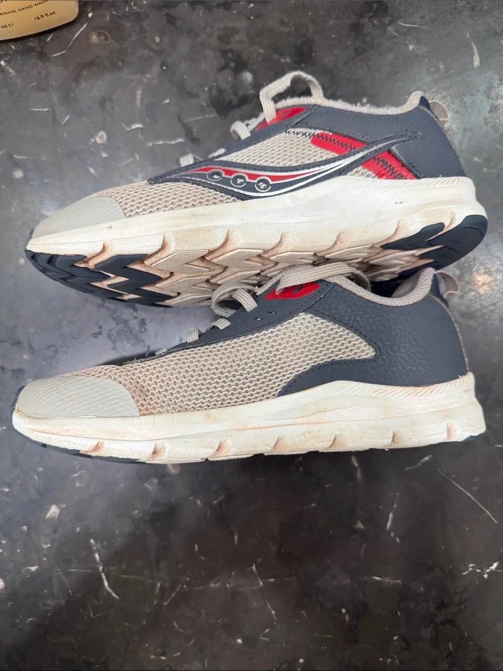 Boys Saucony Beige Gray Red Mesh Running Shoes - 2.5W - WIDE